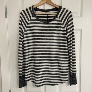 Gap striped long-sleeved tee, size XS.